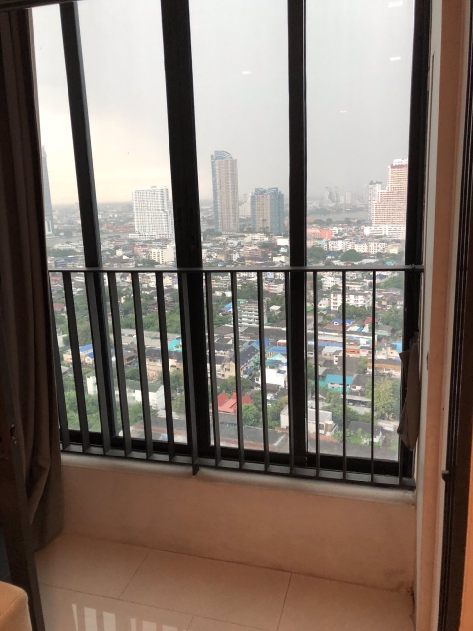 ให้เช่าคอนโดสาทร-โครงการไอดีโอโมบิสาทร-เฟอร์ครบพร้อมเข้าอยู่