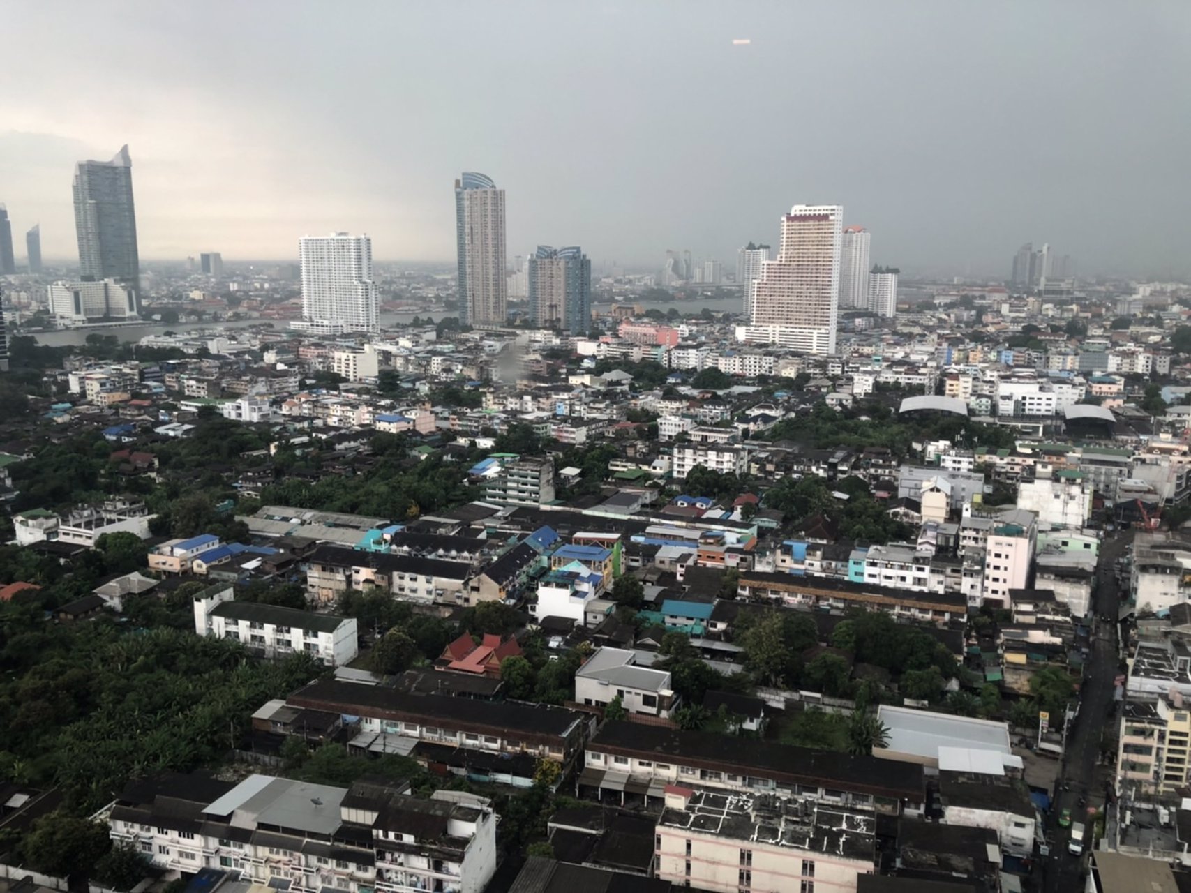 ให้เช่าคอนโดสาทร-โครงการไอดีโอโมบิสาทร-เฟอร์ครบพร้อมเข้าอยู่