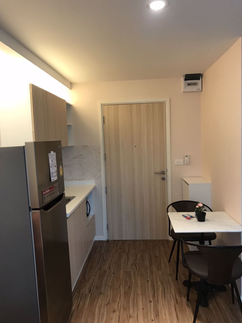 ให้เช่า-แกรนด์-คอนโด-วุฒากาศ-53-ติด-bts-วุฒากาศ-600-เมตร-รวมเฟอร์-8000บาท