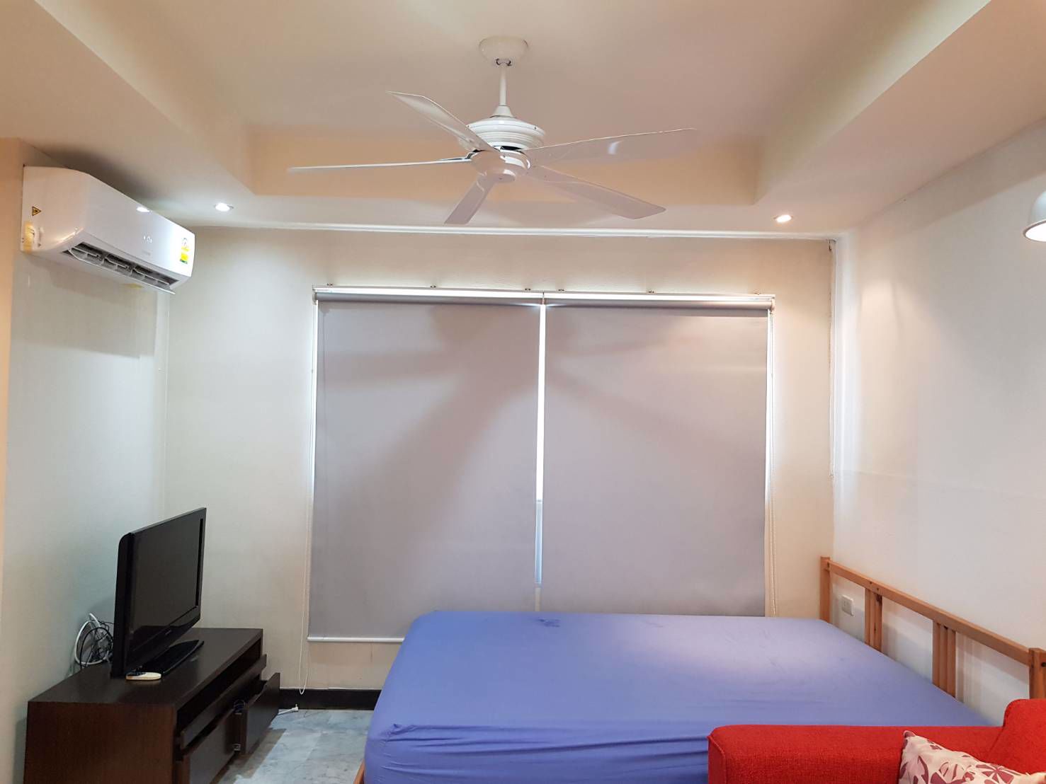 ขายด่วนถูกมาก-คอนโด-ลุมพินี-เพลส-สาทร-พร้อมเฟอร์-เพียง-195-ลบ-เท่านั้น