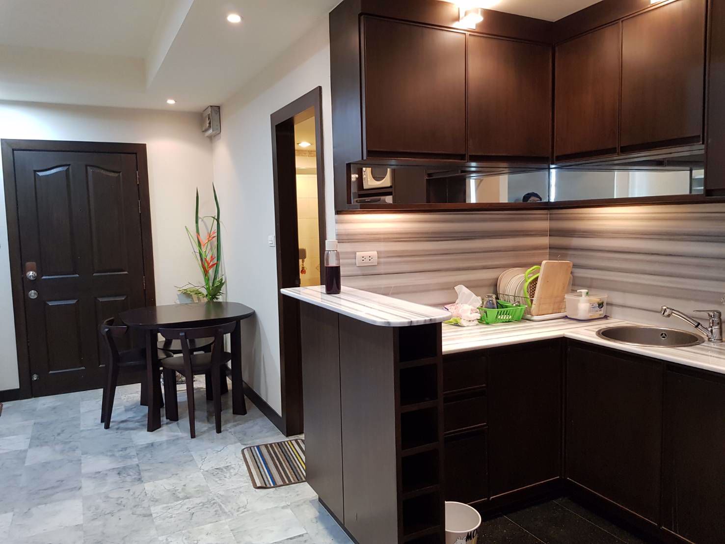 ขายด่วนถูกมาก-คอนโด-ลุมพินี-เพลส-สาทร-พร้อมเฟอร์-เพียง-195-ลบ-เท่านั้น