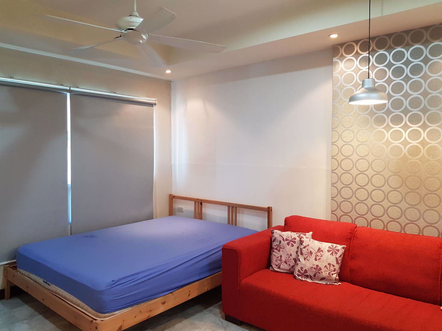 ขายด่วนถูกมาก-คอนโด-ลุมพินี-เพลส-สาทร-พร้อมเฟอร์-เพียง-195-ลบ-เท่านั้น