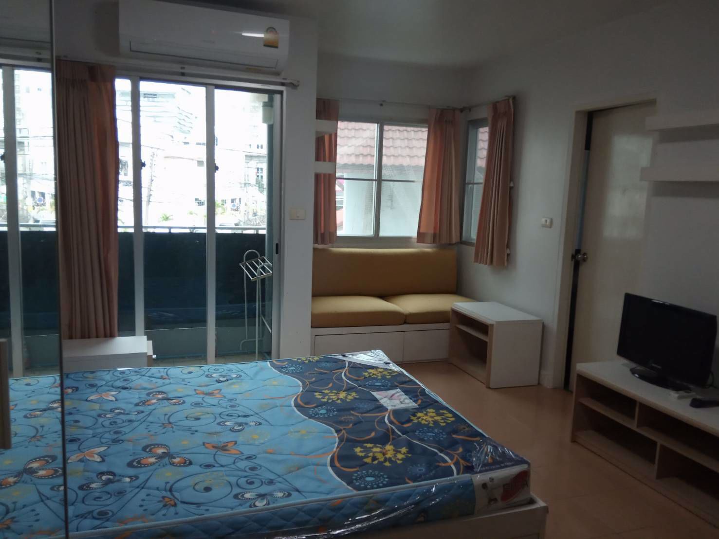 ให้เช่า-ถุก-มายคอนโด-สุขุมวิท-52-ติด-bts-อ่อนนุช-100-เมตร-พร้อมเฟอร์-เพียง-8000-บาท