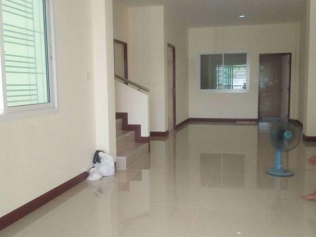 ทาวน์เฮ้าส์-2-ชั้น-มเคซี-คู่สร้าง-วิลล่า-เฟส-6