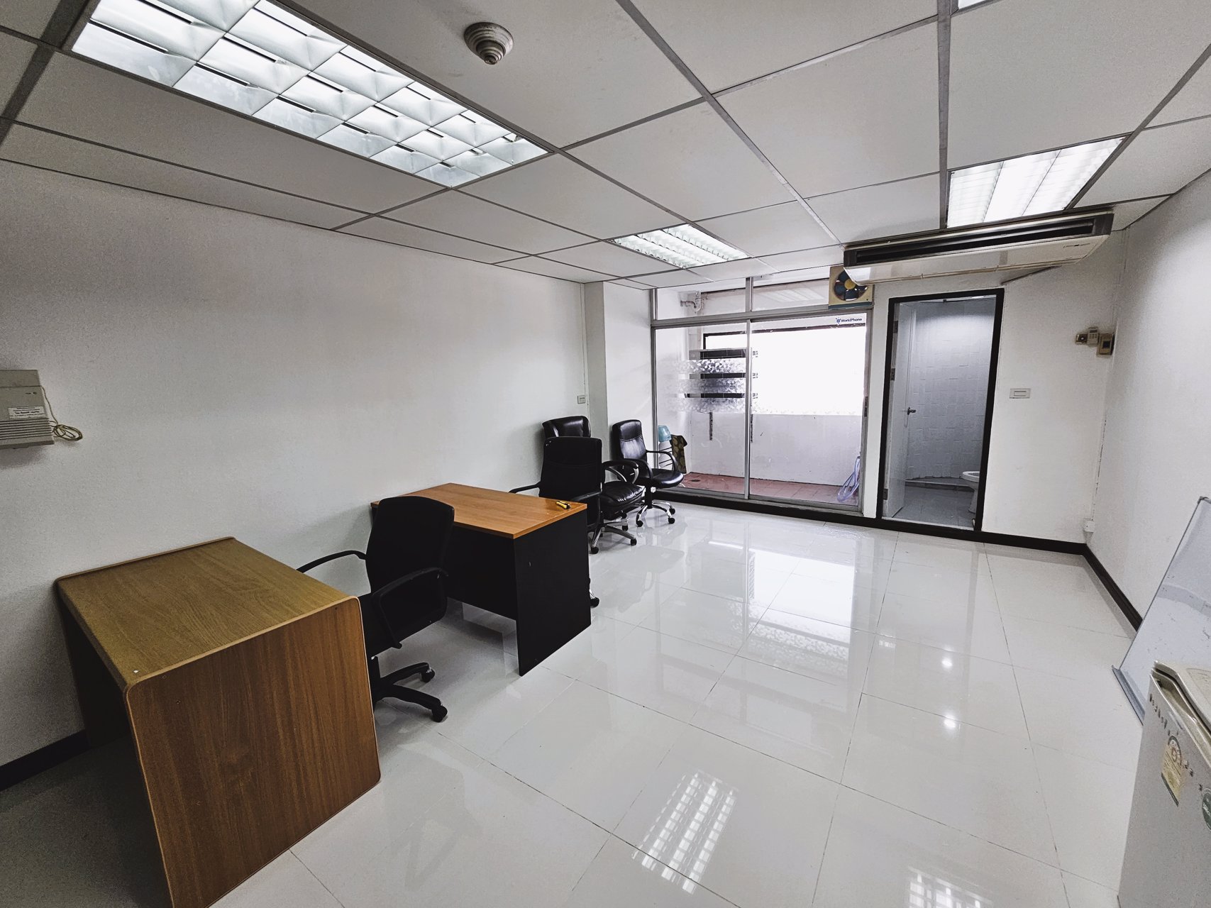 office-for-rent-on-silom-newly-renovated