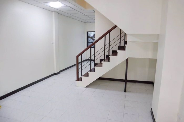 ให้เช่าทาวน์เฮ้าส์ลาดพร้าว-3-ชั้น-ซนาคนิวาส-38-ใกล้เลียบทางด่วนรามอินทรา