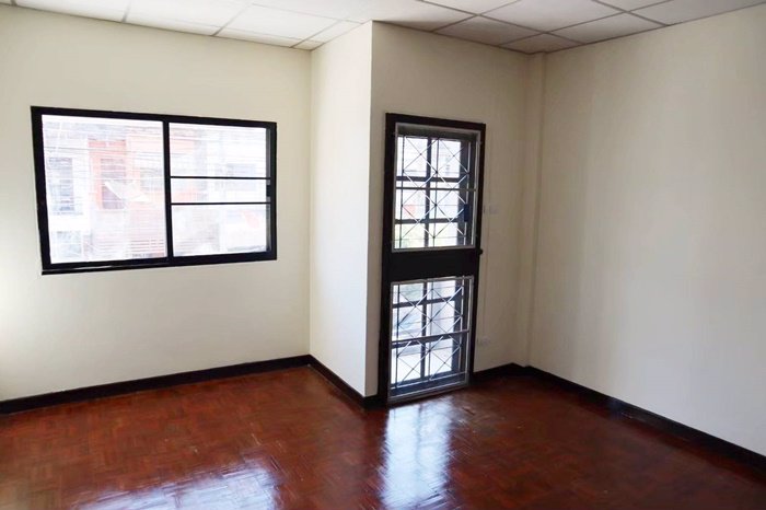 ให้เช่าทาวน์เฮ้าส์ลาดพร้าว-3-ชั้น-ซนาคนิวาส-38-ใกล้เลียบทางด่วนรามอินทรา