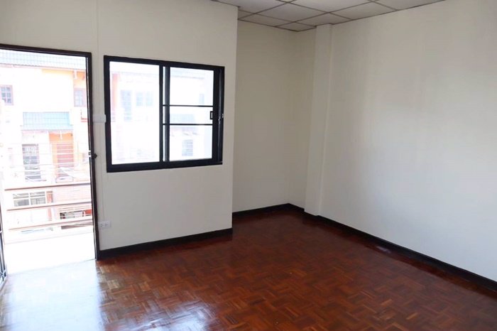 ให้เช่าทาวน์เฮ้าส์ลาดพร้าว-3-ชั้น-ซนาคนิวาส-38-ใกล้เลียบทางด่วนรามอินทรา