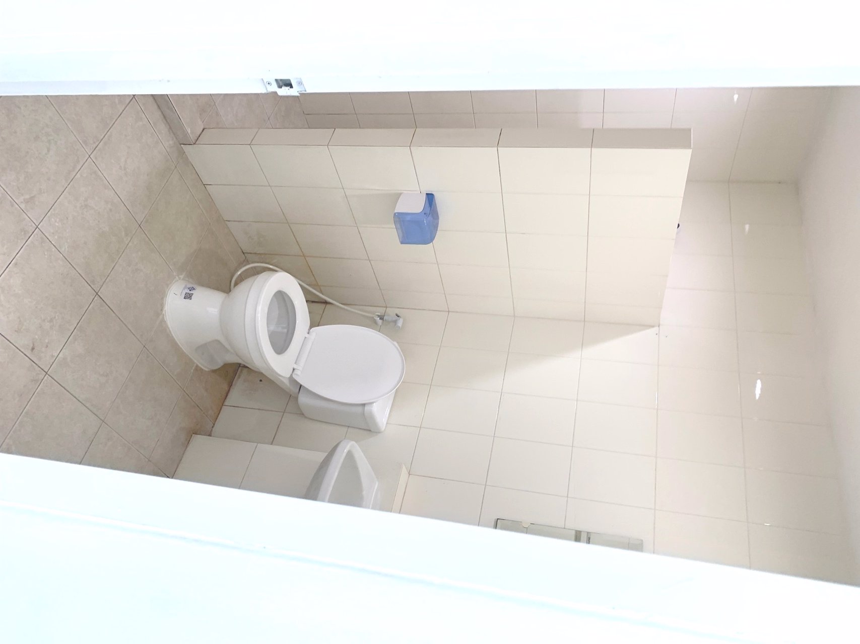 อาคารพาณิชย์ให้เช่า-2-คูหา-ทะลุติดกัน-3-ชั้น-ตลาดสี่มุมเมือง-แหลมฉบัง-ชลบุรี-ห่างถนนสุขุมวิท-150