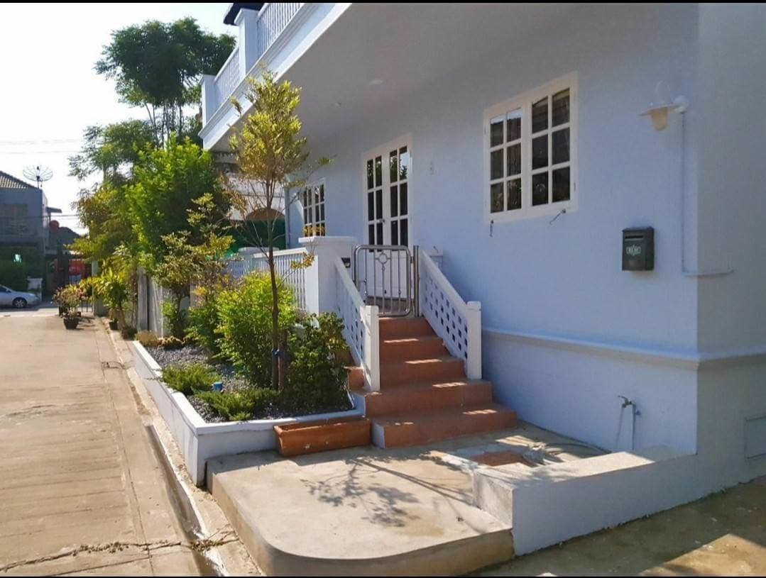 ให้เช่าบ้านเดี่ยวสองชั้น-63-ตารางวา-หมู่บ้านฟอร์เรสปาร์ค-ถนนรามคำแหง-196-3-นอน-3-น้ำ-20000-เดือน