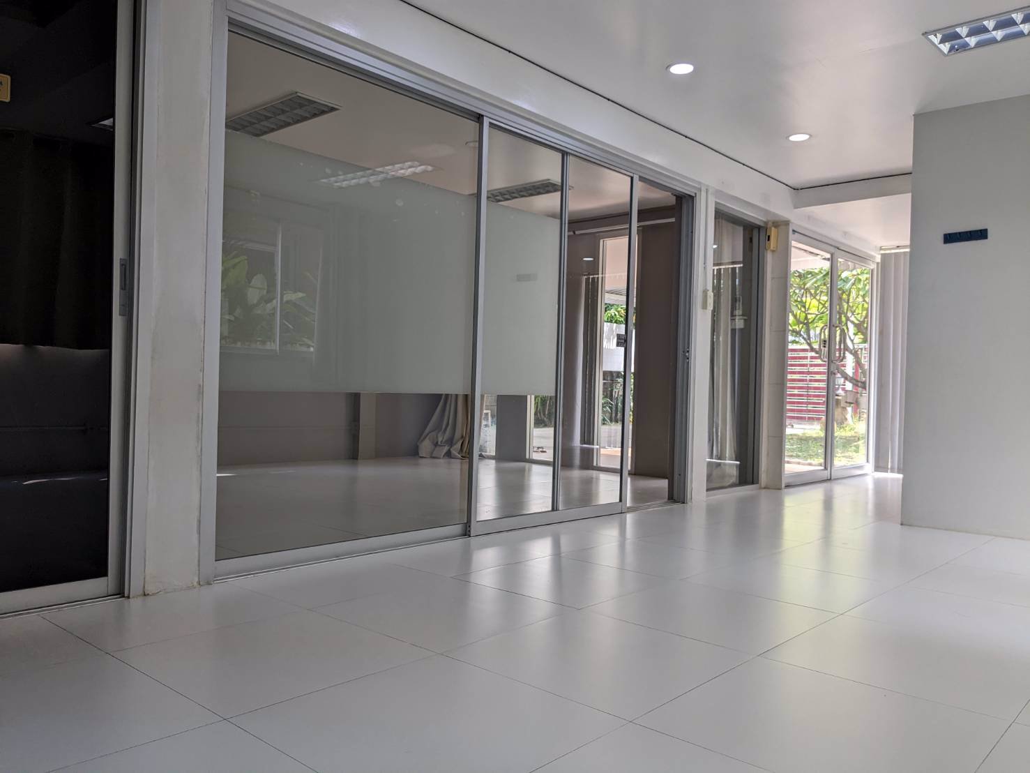 บ้านให้เช่า-พร้อมโรงรถขนาดใหญ่-สำนักงานให้เช่า-home-office-พร้อมโกดัง