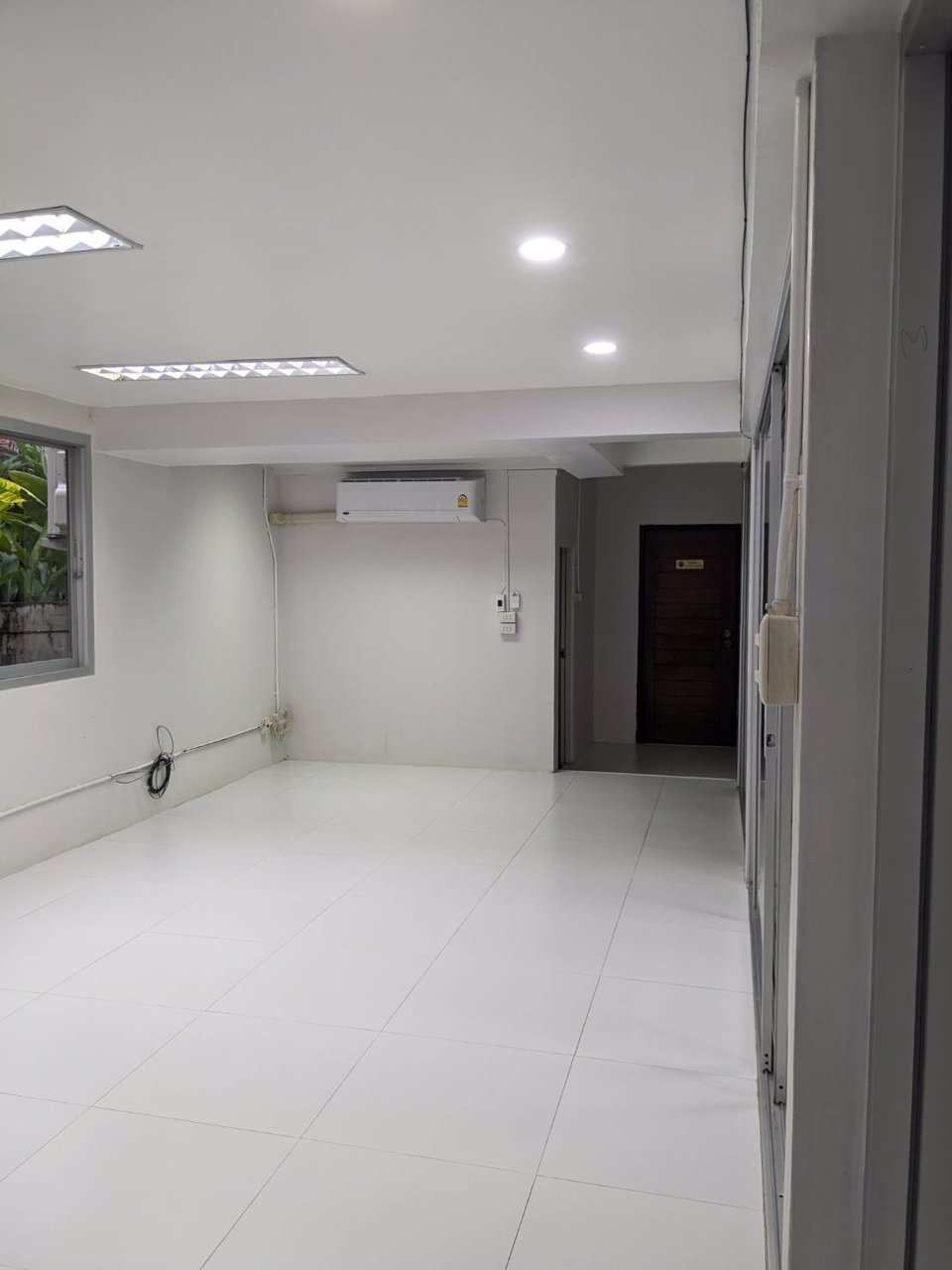 บ้านให้เช่า-พร้อมโรงรถขนาดใหญ่-สำนักงานให้เช่า-home-office-พร้อมโกดัง