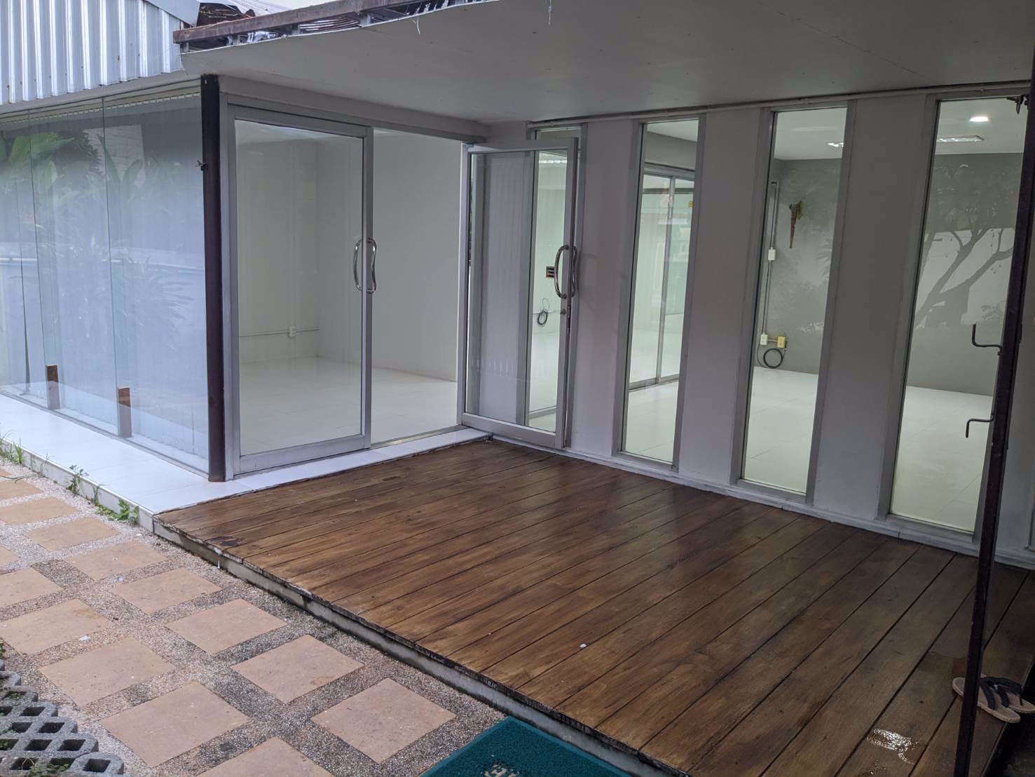 บ้านให้เช่า-พร้อมโรงรถขนาดใหญ่-สำนักงานให้เช่า-home-office-พร้อมโกดัง