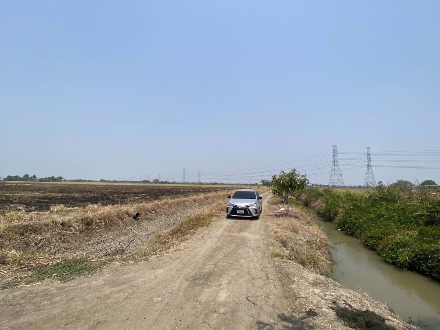 ขายที่ดินเปล่าติดถนนทางหลวง200