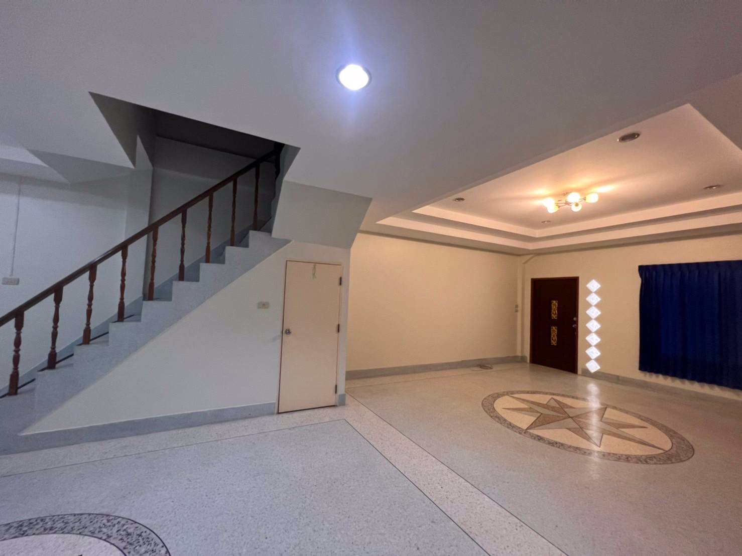 ขายทาวน์เฮาส์-2ชั้น-3-ห้องนอน-2-ห้องน้ำ-รีโนเวทแล้ว-พร้อมอยู่