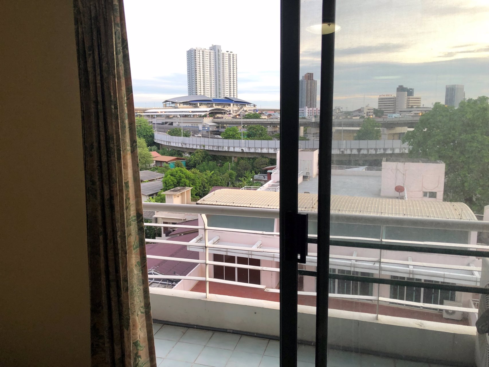 ชาญอิสระซิตี้-ห้องสตูดิโอให้เช่า-35ตรม-ใกล้-bts-mrt-บางหว้า-ชั้น-7-ห้องแอร์-พร้อมอยู่-ห้องแอร์