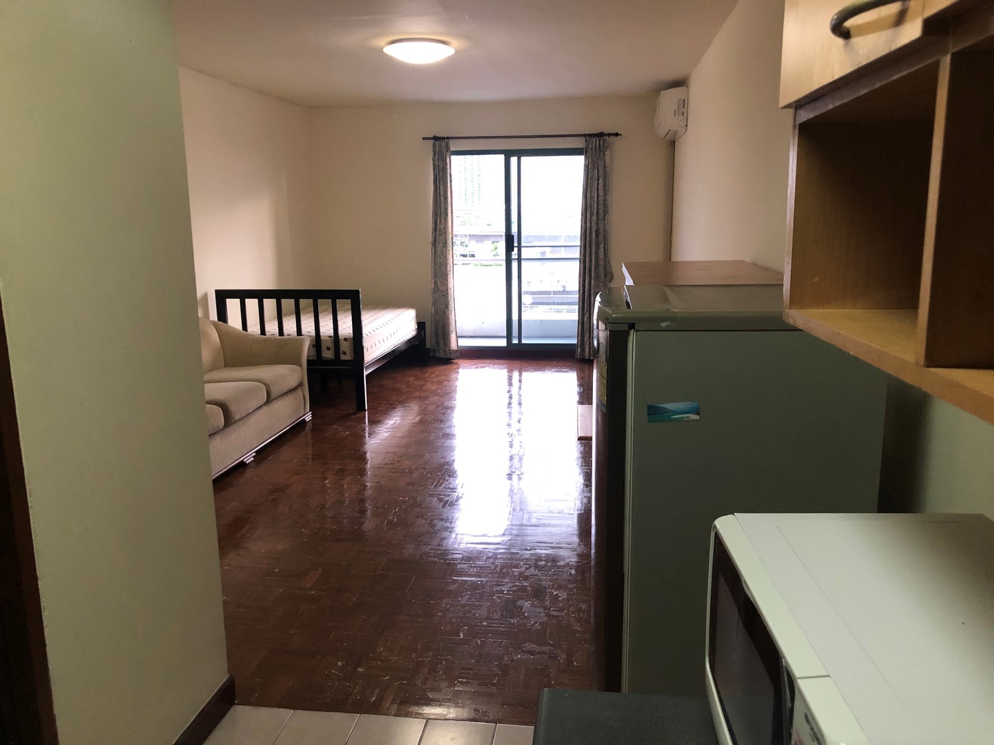 ชาญอิสระซิตีั-35ตรมให้เช่า-ใกล้bts-mrt-บางหว้า-ตู้-เตียง-แอร์-ไมโครเวพ-เครื่องทำน้ำอุ่น-โซฟา