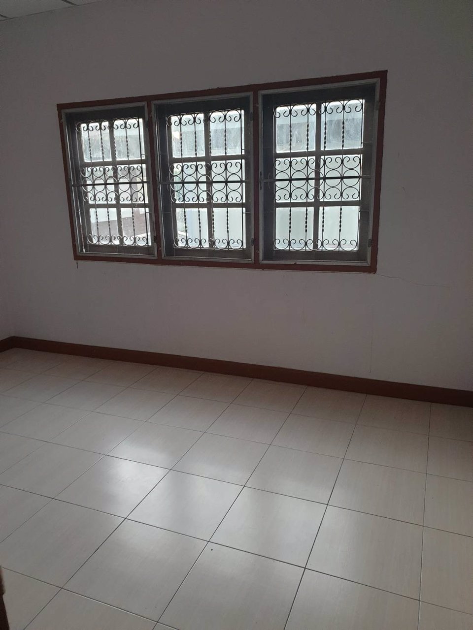 ขาย-ทาวน์เฮ้าส์-หมู่บ้านสินทวี-โครงการ1-หลังรพ-บางมด-ทำเลค้าขายได้