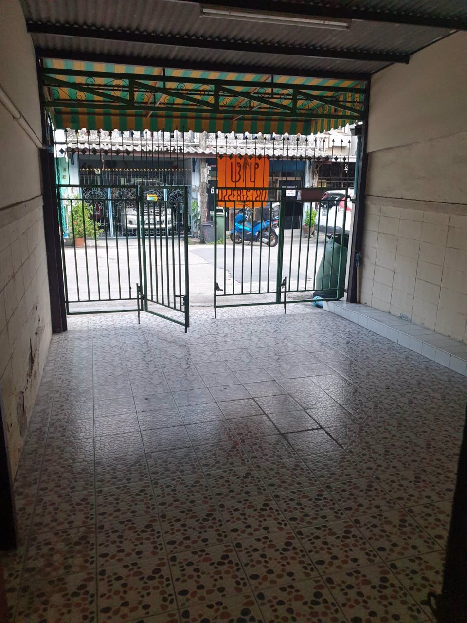 ขาย-ทาวน์เฮ้าส์-หมู่บ้านสินทวี-โครงการ1-หลังรพ-บางมด-ทำเลค้าขายได้