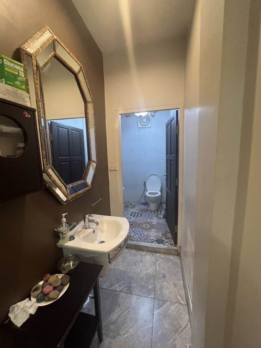 บ้านทาวน์เฮ้าส์-5-ชั้น-ใจกลางสุขุมวิท-ให้เช่า-ขาย-ตกแต่งหรูหรา-ซอยสุขุมวิท-10