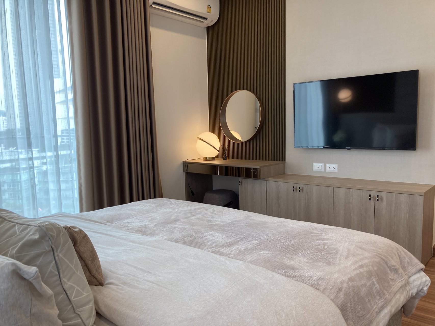 ปล่อยเช่า-2-ห้องนอน-ตกแต่งใหม่เอี่ยม-หรูหราเวอร์วังที่สุดในอาคารนี้แล้ว