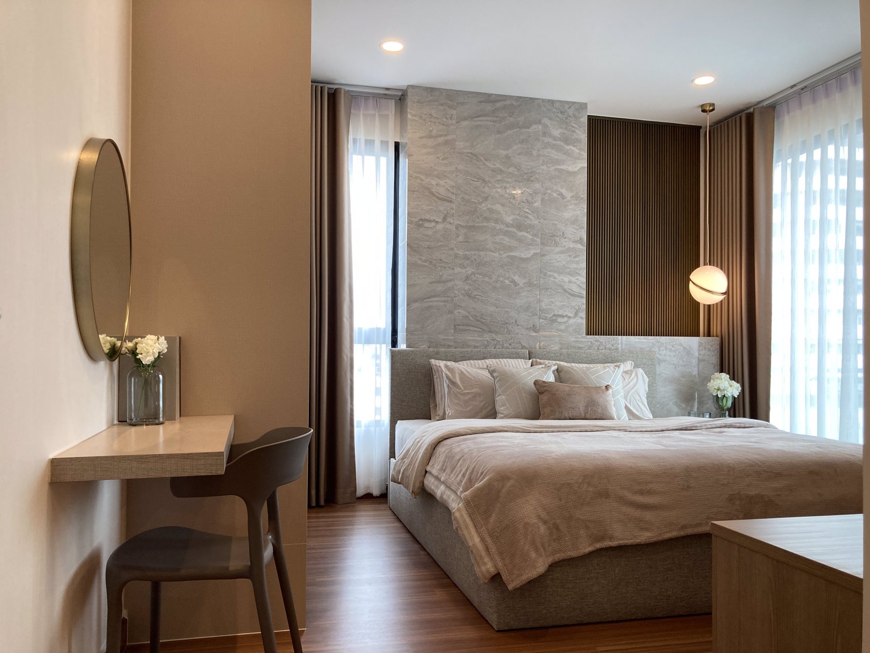 ปล่อยเช่า-2-ห้องนอน-ตกแต่งใหม่เอี่ยม-หรูหราเวอร์วังที่สุดในอาคารนี้แล้ว