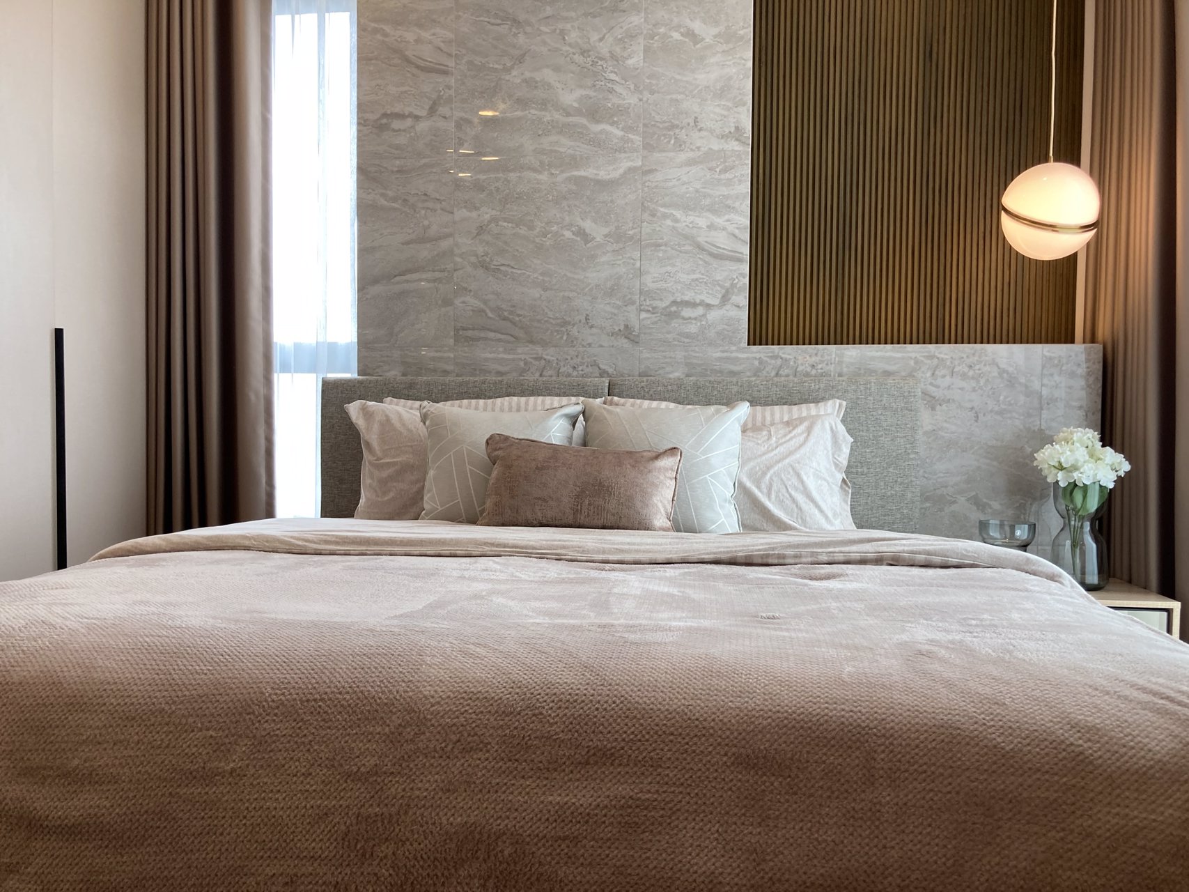 ปล่อยเช่า-2-ห้องนอน-ตกแต่งใหม่เอี่ยม-หรูหราเวอร์วังที่สุดในอาคารนี้แล้ว