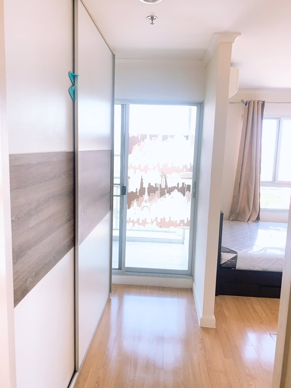 ขาย-ให้เช่า-ลุมพินีวิลล์ลาดพร้าว-โชคชัยสี่-2-ห้อง-ตีทะลุถึงกัน-เฟอร์ครบ-พร้อมอยู่-วิวรถไฟฟ้า