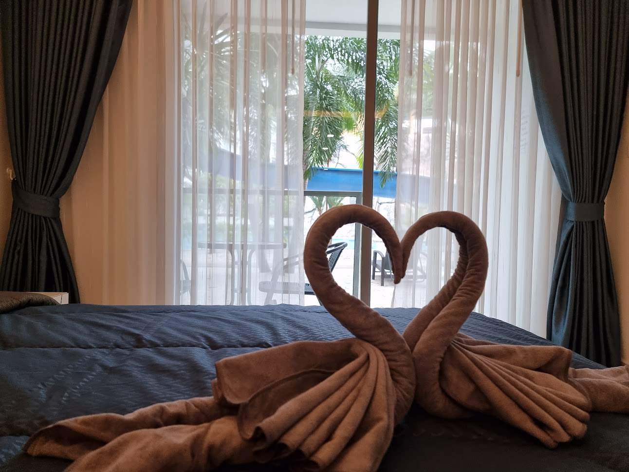 ขายด่วน-คอนโดติดสระ-pool-access-วิวน้ำตกจากผาหิน-ลากูน่า-บีช-รีสอร์ท-3-เดอะ-มัลดีฟส์แบบ-1-ห้องนอน