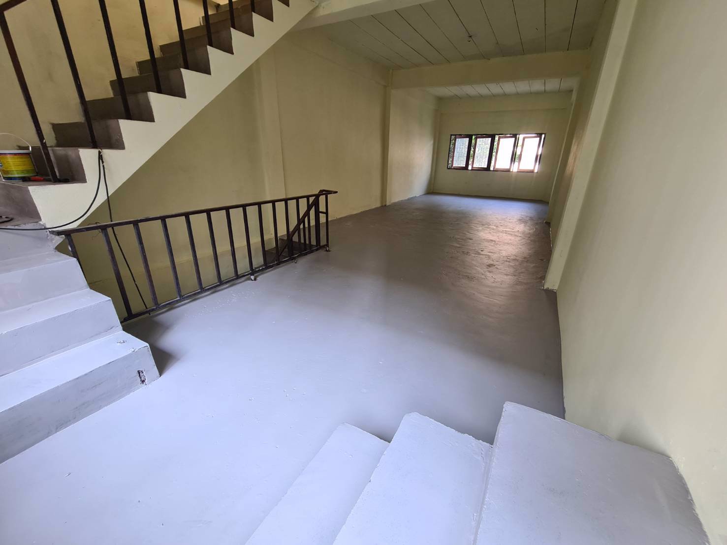 ขายด่วน-อาคารพาณิชย์-ตึกแถว-หมู่บ้านศรีเพชร-สูง3-ชั้นครึ่งมีดาดฟ้า-รวม3คูหา-72-ตารางวา