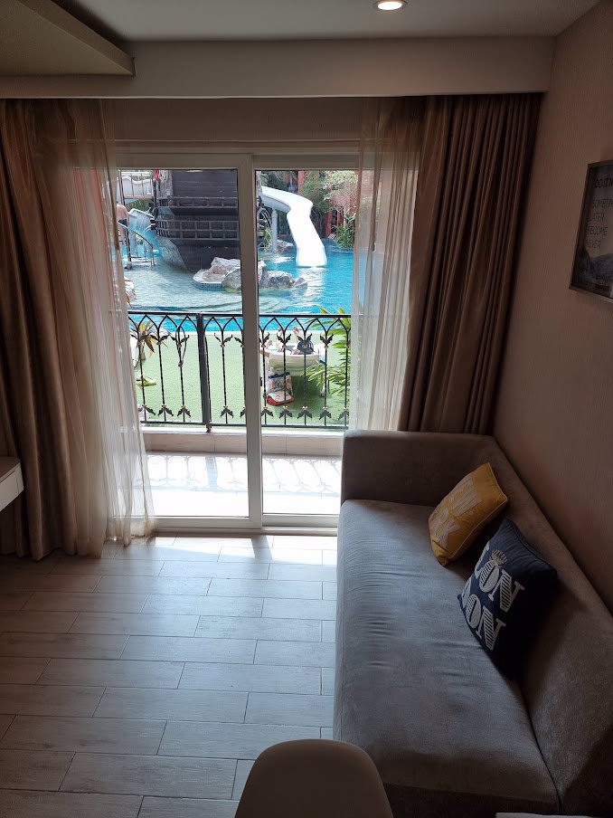 ขายคอนโดติดสระ-pool-access-วิวเรือคาริปเบี้ยน-โครงการ-7-sea-แบบ-1-ห้องนอน-ใน-จอมเทียน-พัทยา