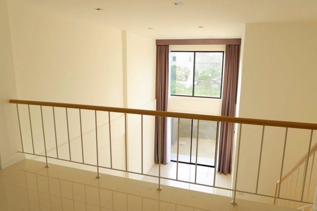 ให้เช่าทาวน์โฮม-35-ชั้น-หมู่บ้าน-วาย-เรซิเดนท์-สุขุมวิท113-พร้อมเฟอร์นิเจอร์