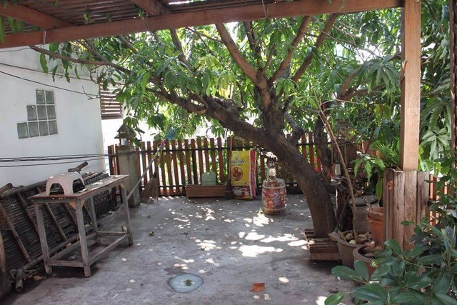 ขาย-ทาวน์เฮ้าส์-หมู่บ้านพรเทพ-ใกล้ซาฟารีเวิลด์-ห้างfashion-island-promenade