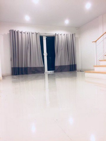ให้เช่าทาวน์โฮม-3-ชั้น-หมู่บ้านกลางเมืองลาดพร้าว-เสนา-2-เชื่อมต่อหลายเส้นทาง