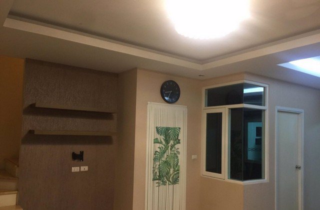 ให้เช่าทาวน์โฮม-3-ชั้น-กัสโต้-แกรนด์-ใกล้-รรนานาชาติร่วมฤดี