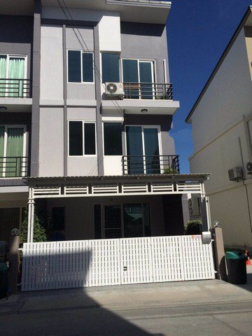 ให้เช่าทาวน์โฮม-3-ชั้น-กัสโต้-แกรนด์-ใกล้-รรนานาชาติร่วมฤดี