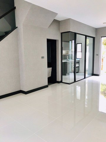 ให้เช่าทาวน์เฮ้าส์-เดอะ-แลนด์มาร์ค-เอกมัย-รามอินทรา-บ้านใหม่-ยังไม่เคยเข้าอยู่