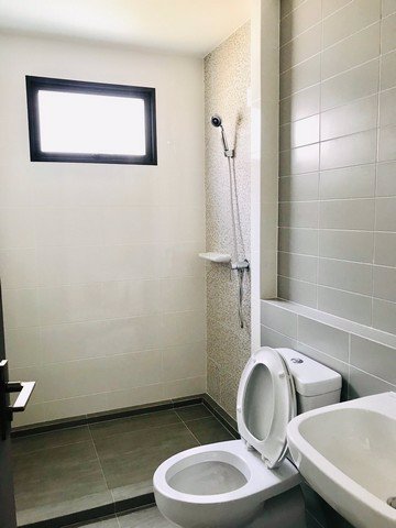 ให้เช่าทาวน์เฮ้าส์-เดอะ-แลนด์มาร์ค-เอกมัย-รามอินทรา-บ้านใหม่-ยังไม่เคยเข้าอยู่