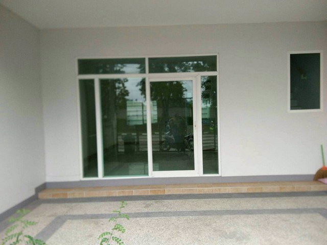 ให้เช่าทาวน์โฮม-2-ชั้น-หมู่บ้าน-กัสโต้-รามคำแหง-ซอยมีสทีน