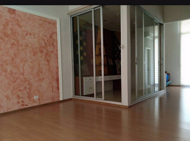 ให้เช่า-ทาวโฮมส์-3-ชั้น-รามอินทรา-64-ถนน-รัชดา-รามอินทรา