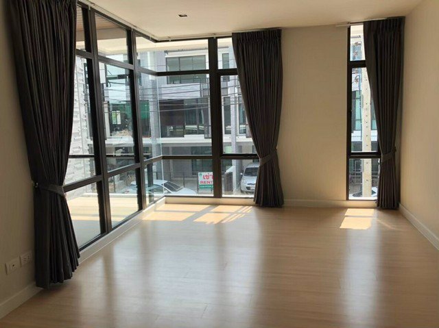 ให้เช่า-ทาวน์โฮม-เพล็กซ์-บางนา-plex-bangna-ใกล้-เมกา-บางนา-อิเกีย