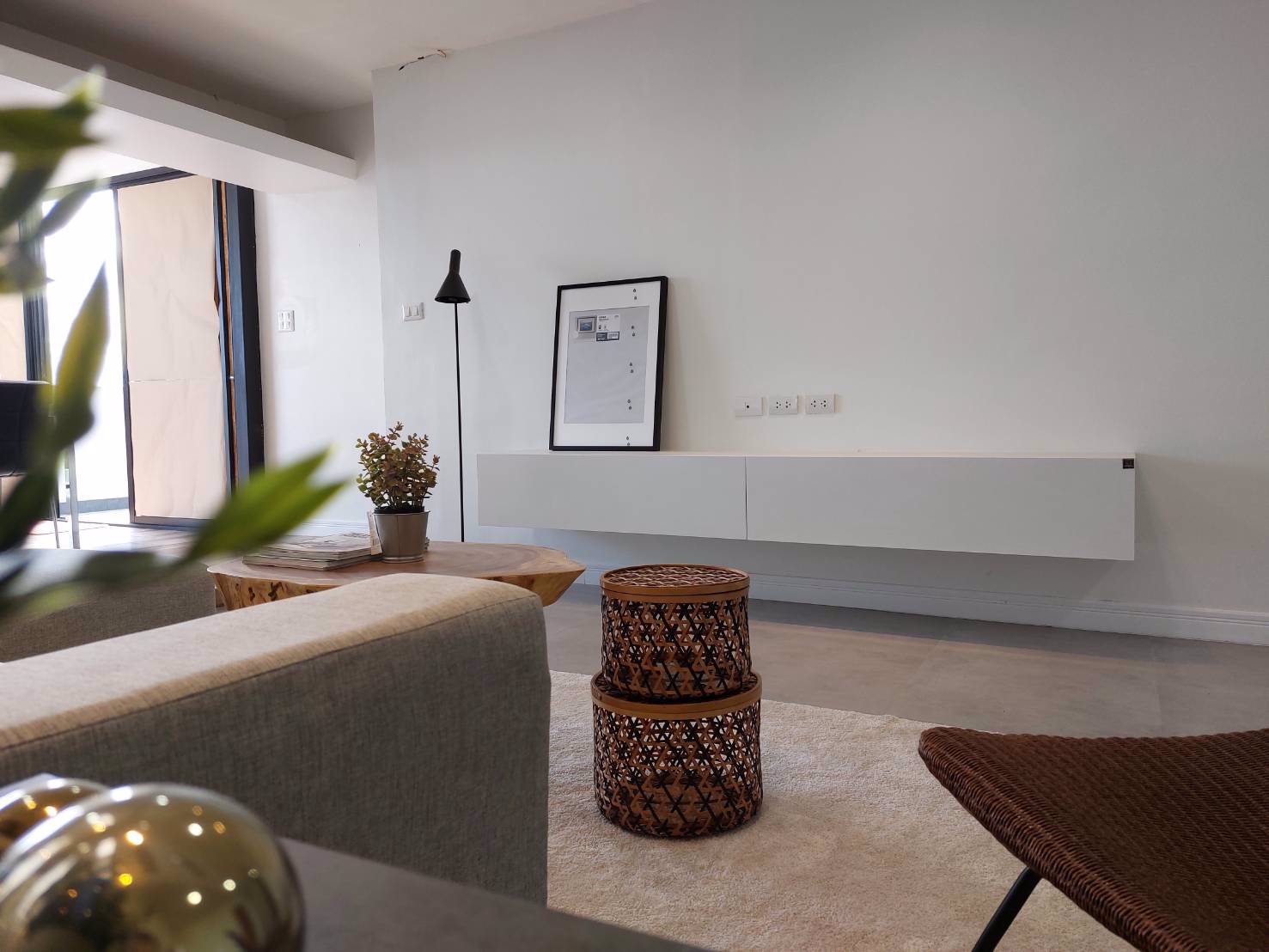 ขายคอนโด-2-ห้องนอน-1-ห้องน้ำ-รีโนเวทใหม่ทั้งหมด-พร้อมเฟอร์นิเจอร์