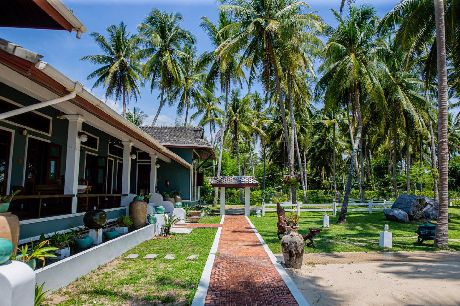 ประกาศขายยกโครงการพร้อมที่ดินเปล่า-ติดหาดริมทะเล-12-ไร่-หน้ากว้างติดหาด-100-เมตร-อท่าศาลา-จนครศรีฯ