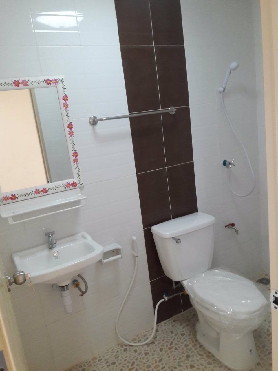 ให้เช่า-ตึกแถว-2-ชั้น-ทำเลค้าขาย-พหลโนธิน-58-ซอย-แอนเน็กซ์-แต่งใหม่-2-ห้องนอน-2-ห้องน้ำ-ใกล้รถไ