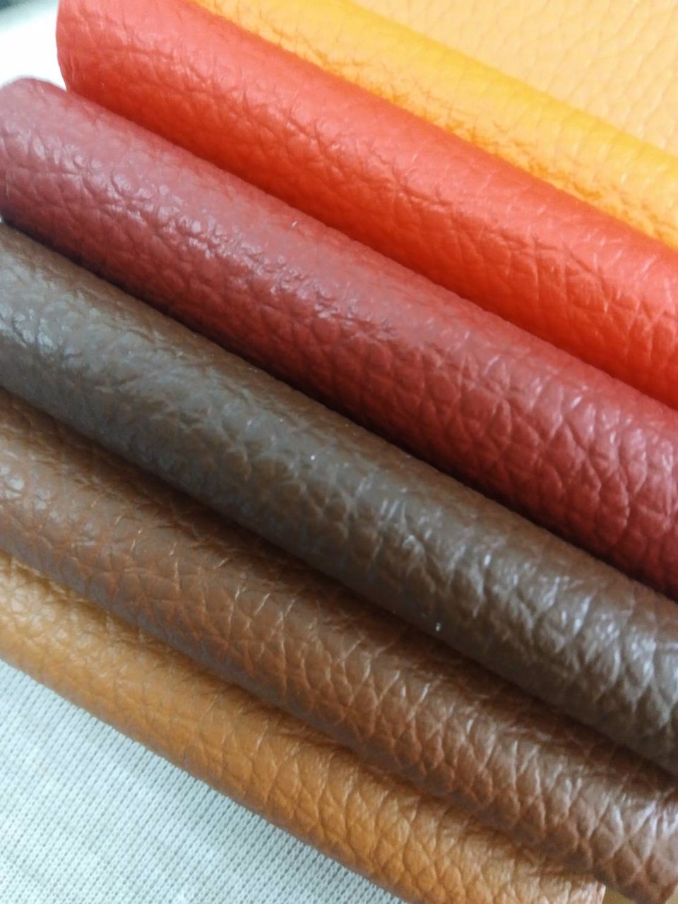 หนังเทียมเริ่ม49ตัวแทนยกม้วนพร้อมส่งโทรเลย-0813735190-หนังพีวีซี-พียู-ตัดแบ่งขายถูกๆ