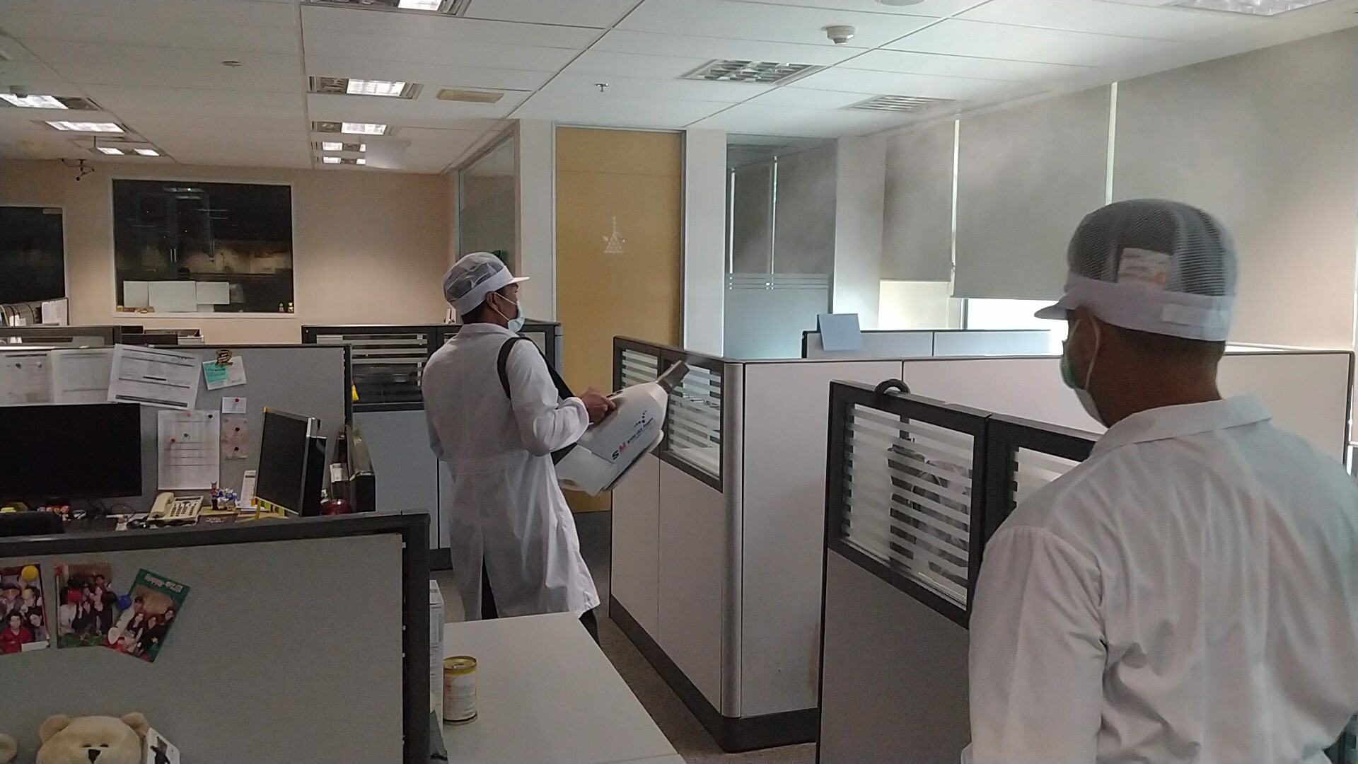 บรืการฉีดพ่นไวรัส-covid-19-ซักร้อนที่นอน-081-735-4812-และอบซักน้ำยาร้อนที่ติดตามม่าน-พรม-โซฟา