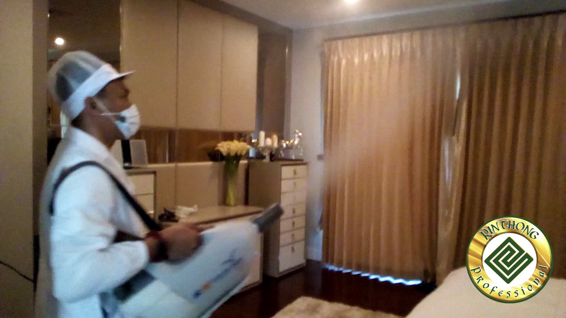 บรืการฉีดพ่นไวรัส-covid-19-ซักร้อนที่นอน-081-735-4812-และอบซักน้ำยาร้อนที่ติดตามม่าน-พรม-โซฟา