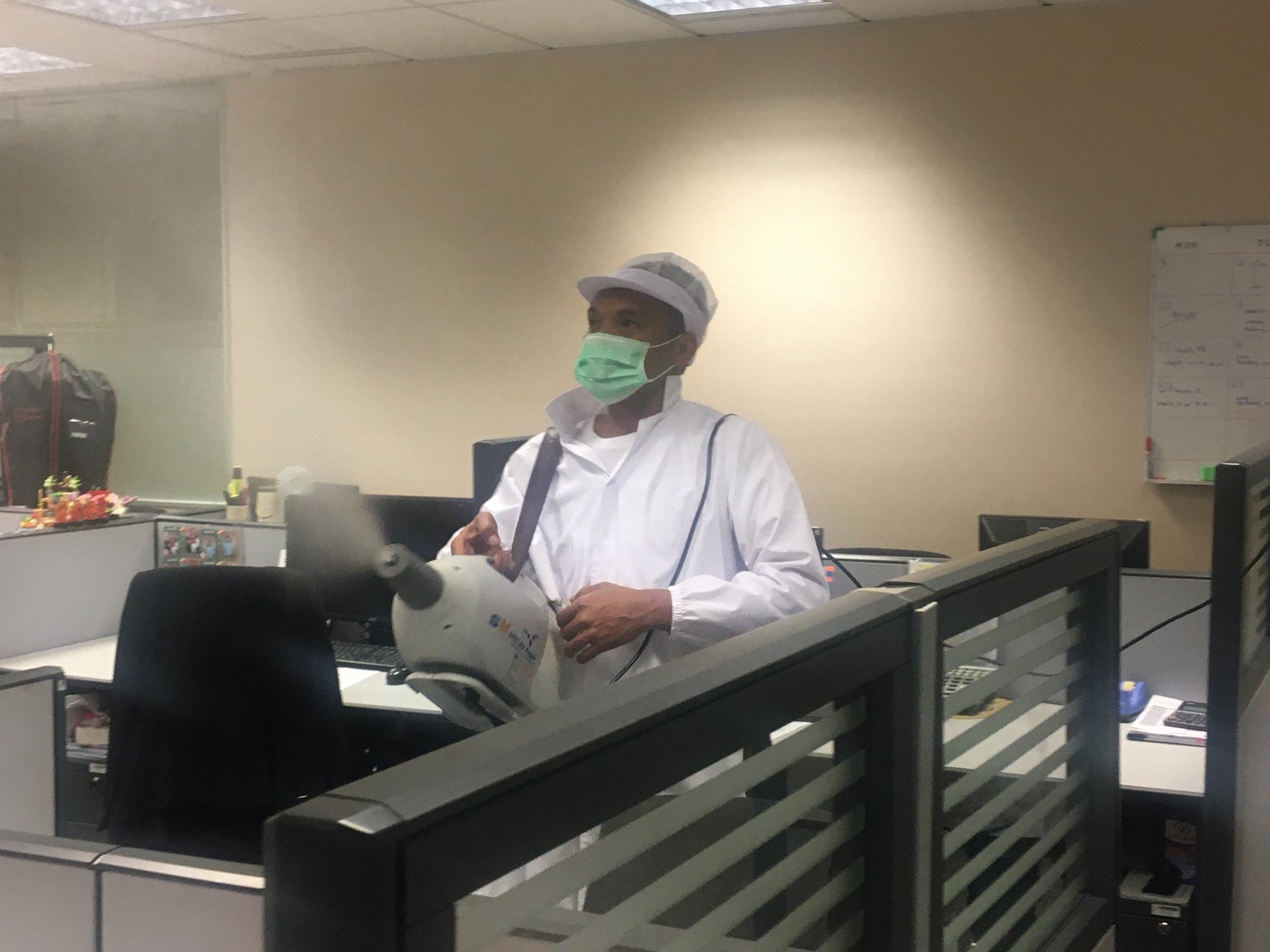 บรืการฉีดพ่นไวรัส-covid-19-ซักร้อนที่นอน-081-735-4812-และอบซักน้ำยาร้อนที่ติดตามม่าน-พรม-โซฟา