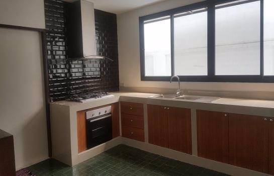 ให้เช่าบ้านเดี่ยว-2-ชั้น-เนื้อที่-200-ตรวเอกมัยซอยเอกมัย-10-ย่านสุขุมวิท-ใกล้-bts-เอกมัย-บรรยากาศดี