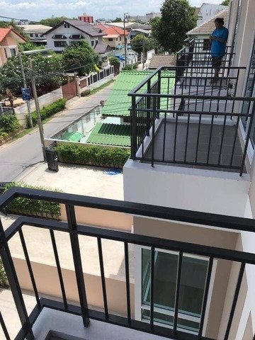 ให้เช่าทาวน์โฮม-3-ชั้น-ซอยรามอินทรา-8-เข้าไปเพียง-800-เมตร-ใกล้เซ็นทรัลรามอินทรา